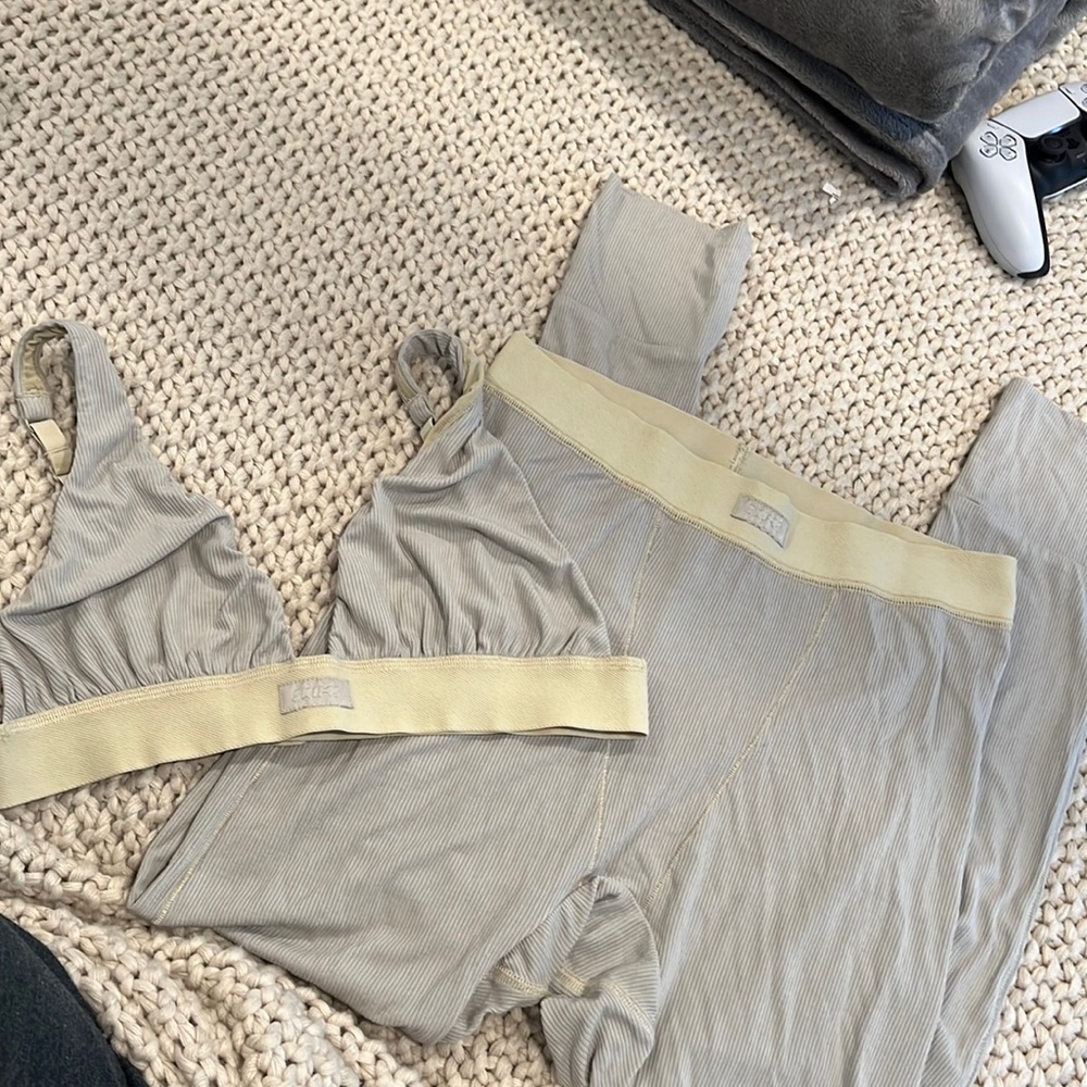 SKIMS ribbed cotton set - large.